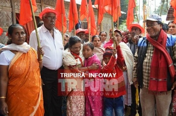 Jharna Das Baidya busy in door-to-door campaigning to defeat Dilip Sarkar